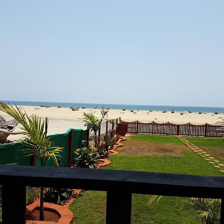 Klub Khavana- The Exclusive Beachfront Resort Vengurla Bagian luar foto