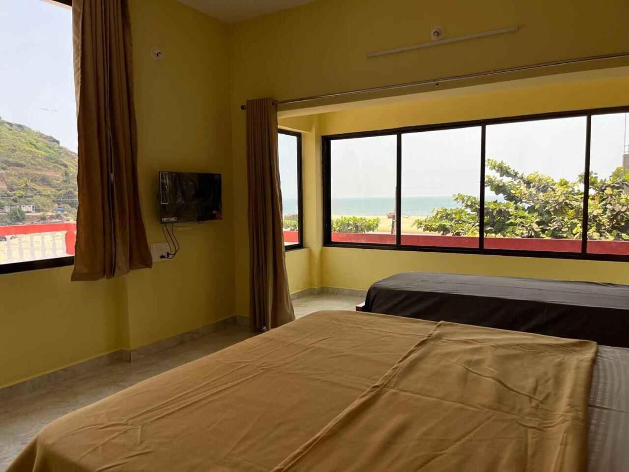Klub Khavana- The Exclusive Beachfront Resort Vengurla Bagian luar foto