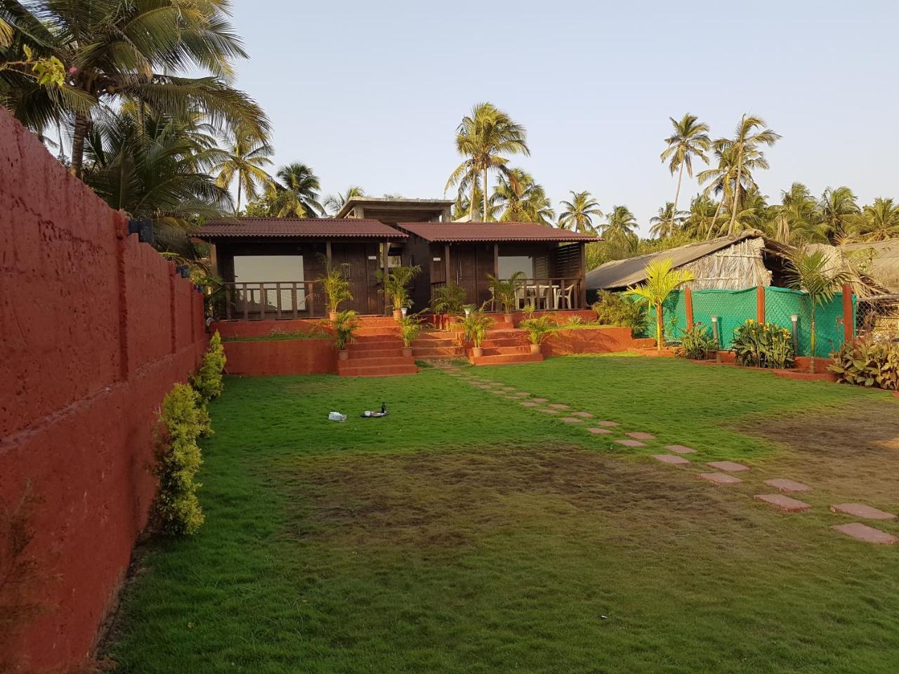 Klub Khavana- The Exclusive Beachfront Resort Vengurla Bagian luar foto